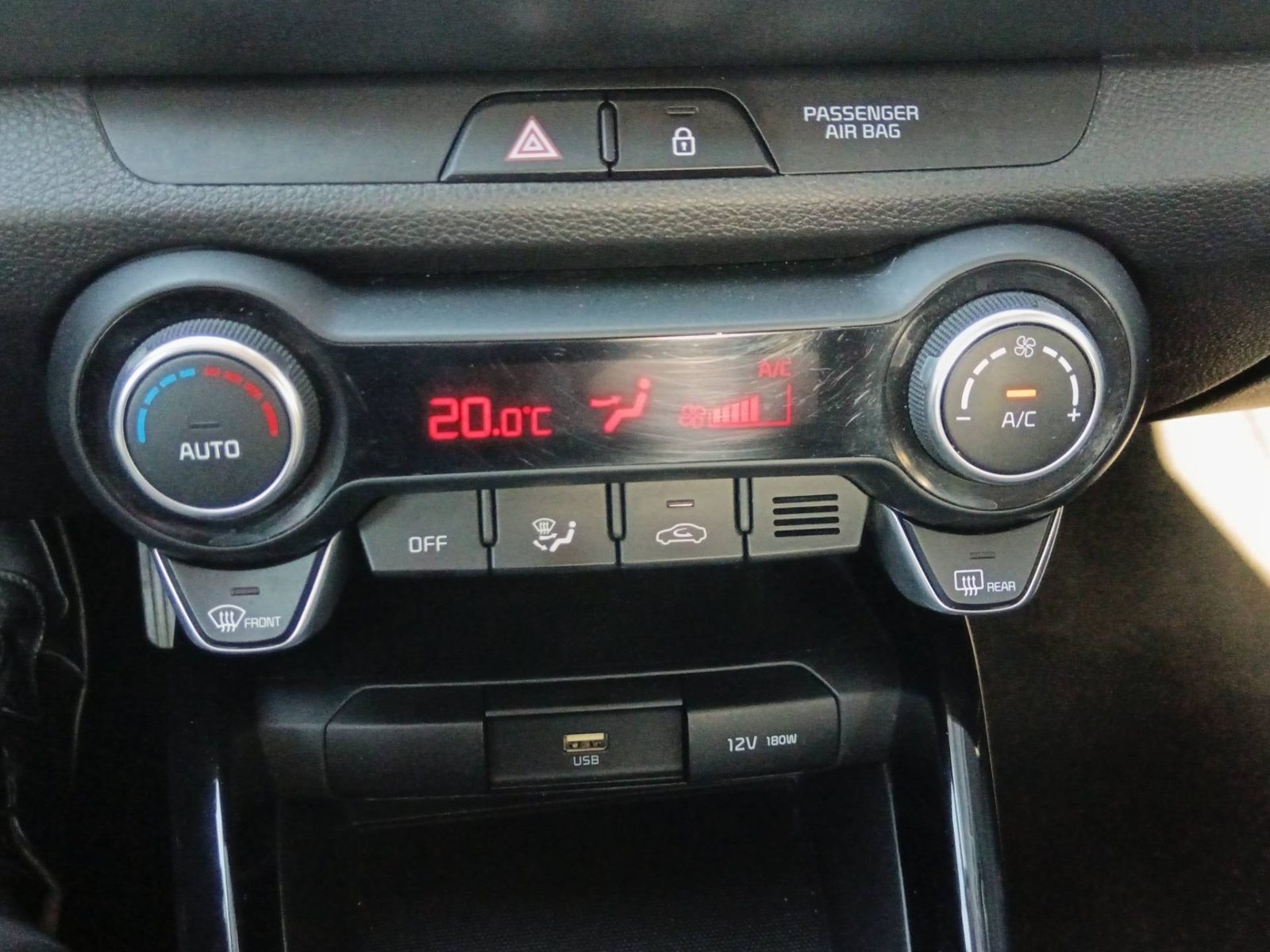 2023 Kia Stonic — fotografija 17