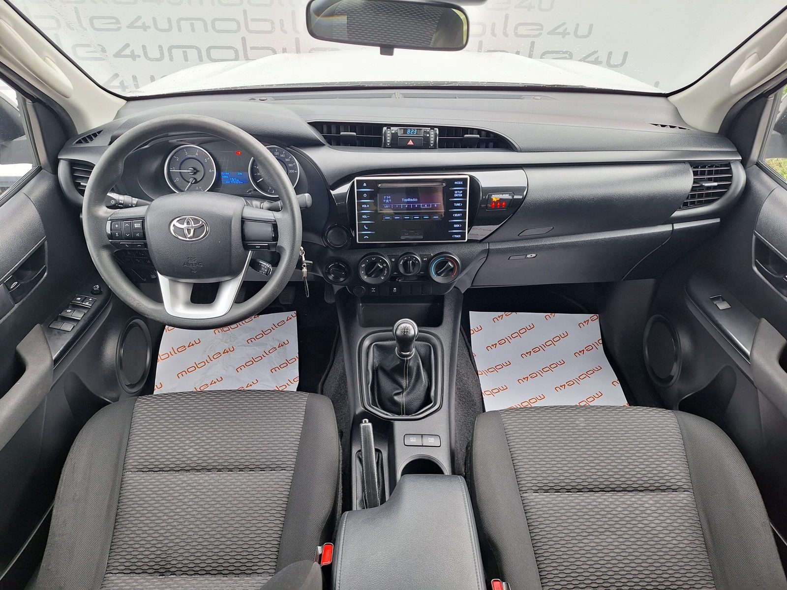2019 Toyota Hilux — fotografija 8
