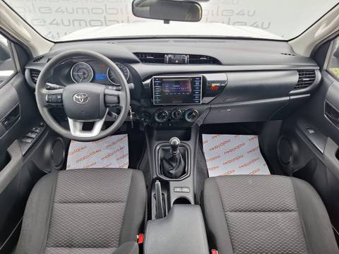 2019 Toyota Hilux — sličica 8