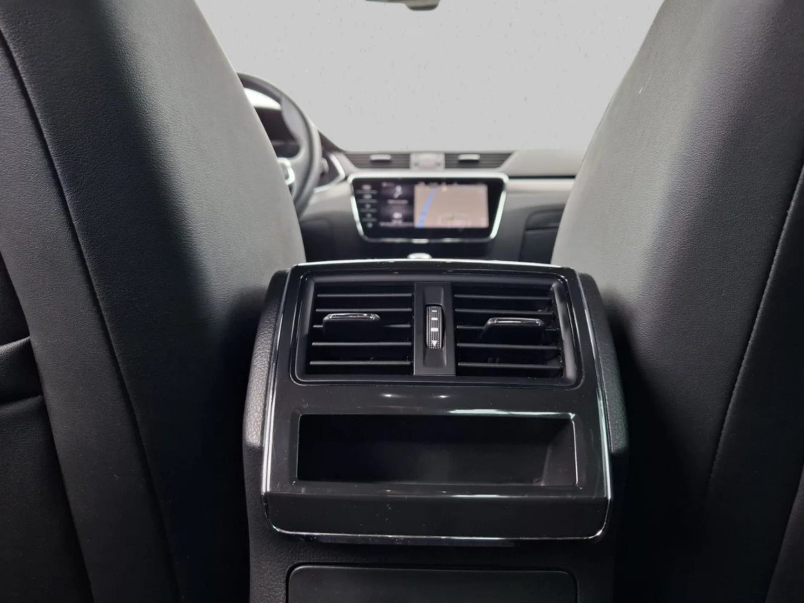 2023 Škoda Superb Sportline — fotografija 14