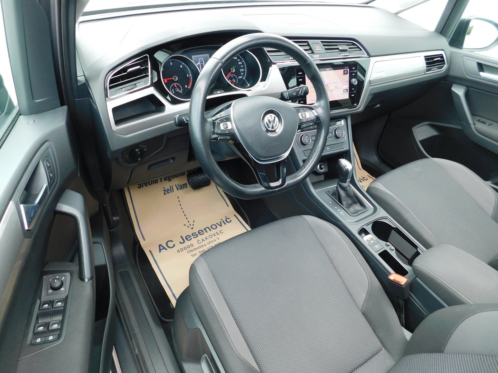 2018 Volkswagen Touran — fotografija 8