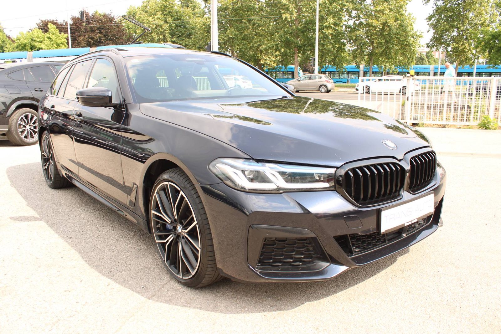 2021 BMW Serija 5 — fotografija 3