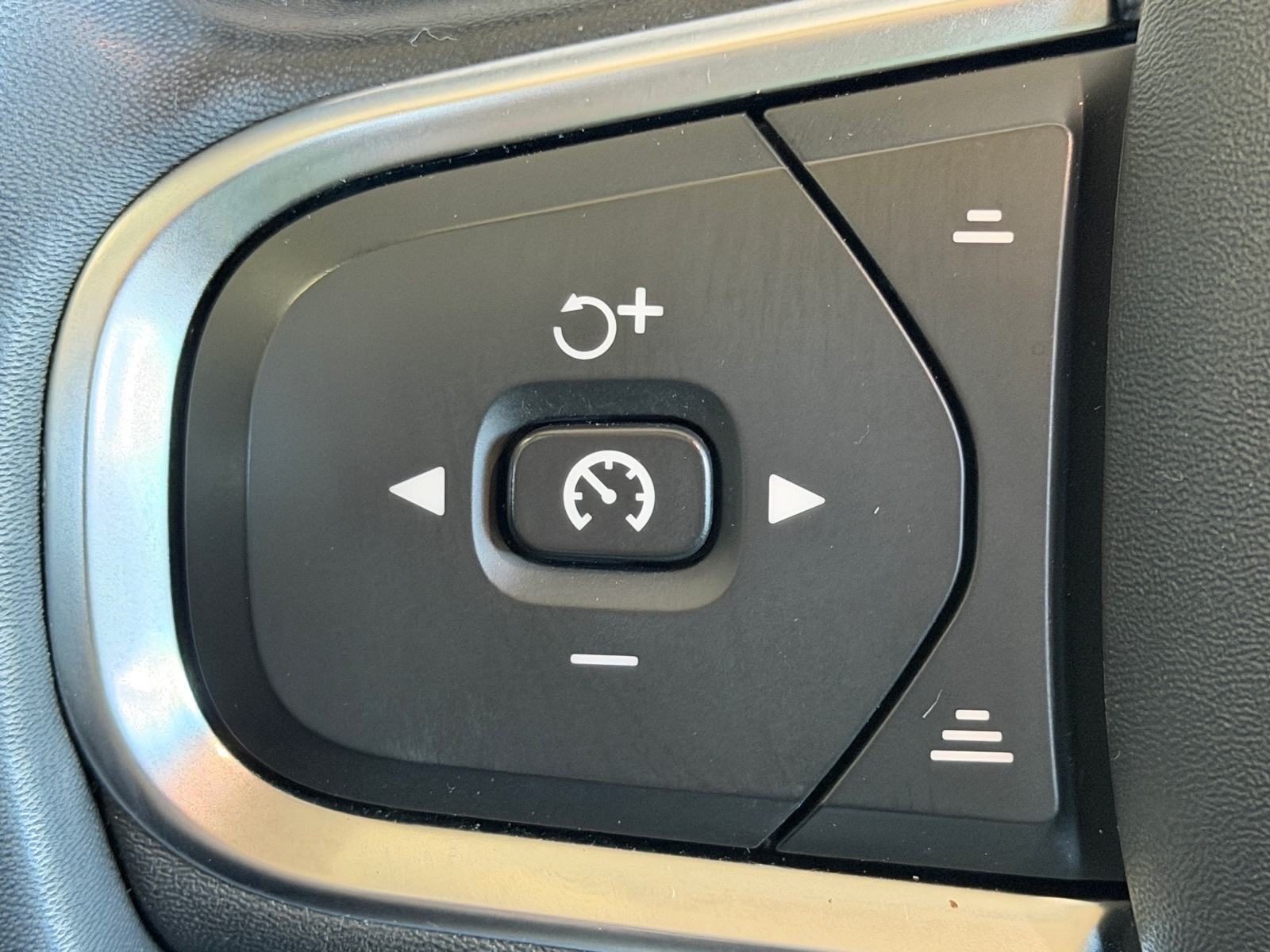 2023 Volvo XC60 — fotografija 14