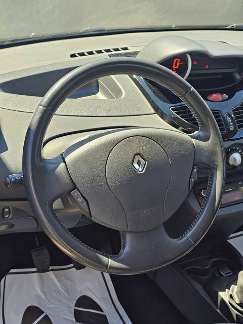 2015 Renault Twingo — sličica 15