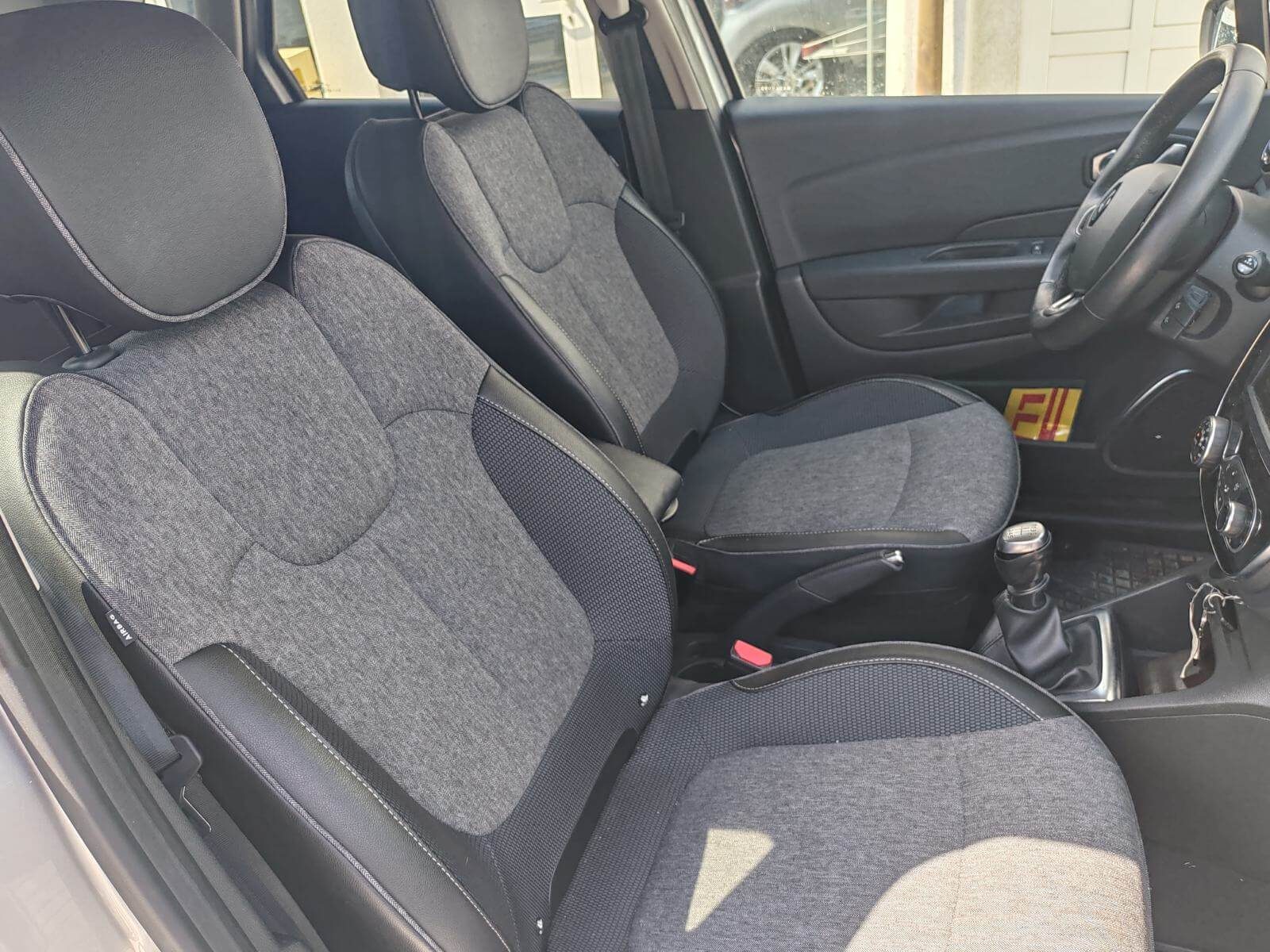 2019 Renault Captur — fotografija 12