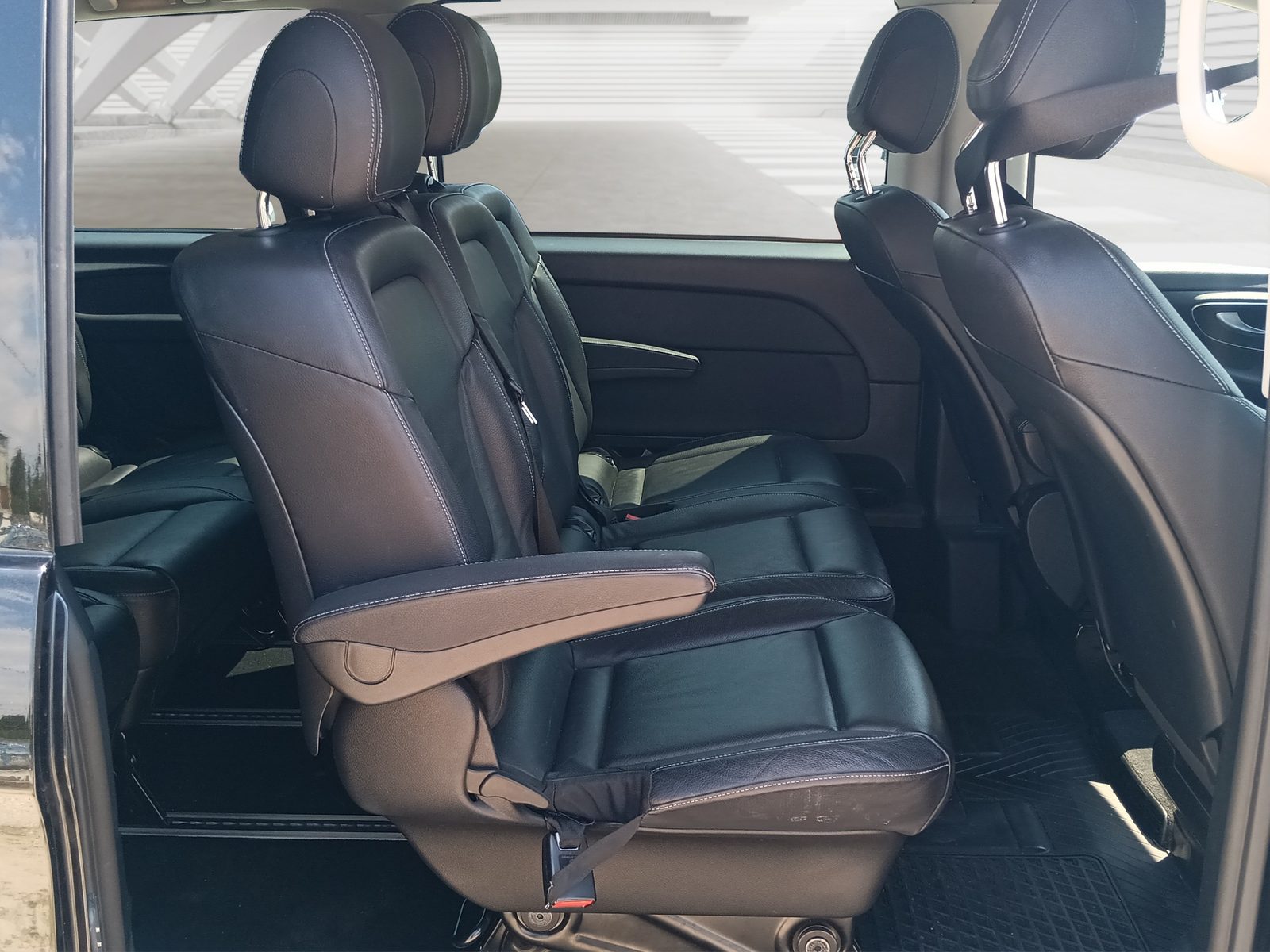 2023 Mercedes-Benz V-klasa — fotografija 14