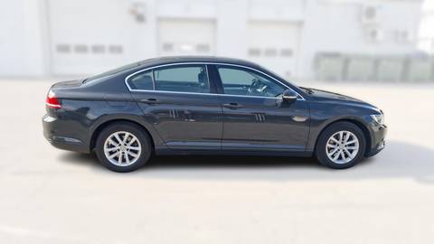 2017 Volkswagen Passat — sličica 8
