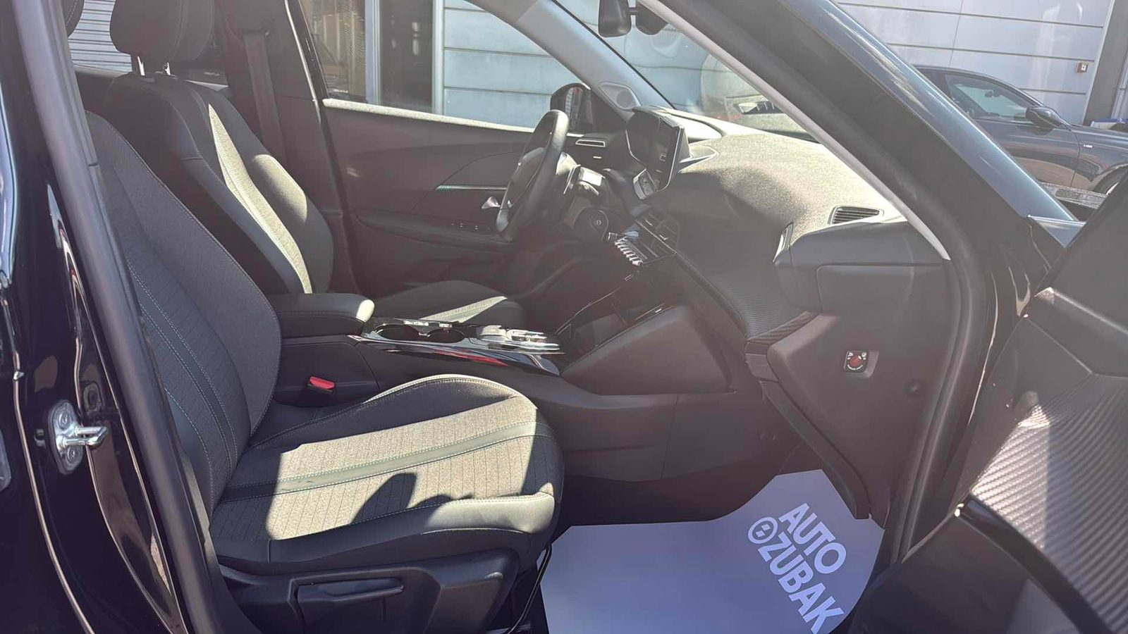 2022 Peugeot 2008 — fotografija 9