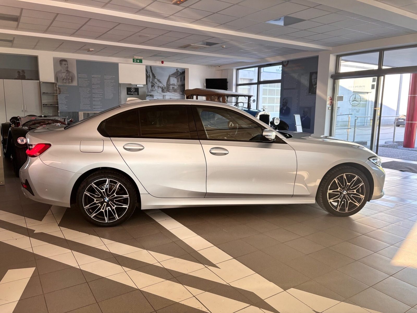 2020 BMW Serija 3 Sport Line — fotografija 7