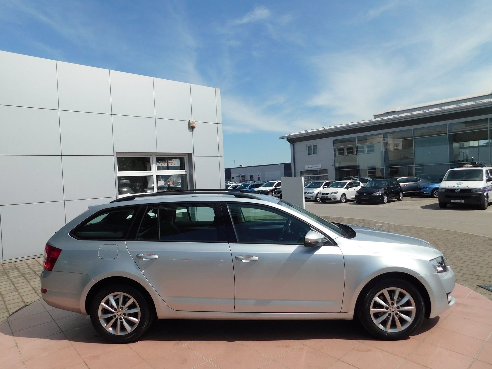 2016 Škoda Octavia Combi — fotografija 4