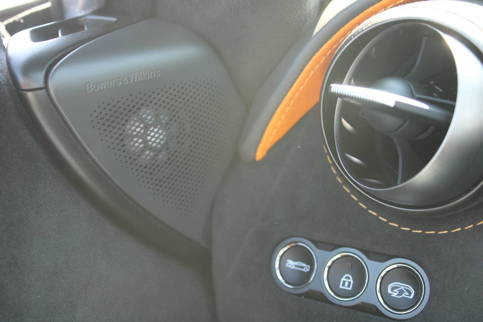 2020 McLaren 720S — fotografija 13