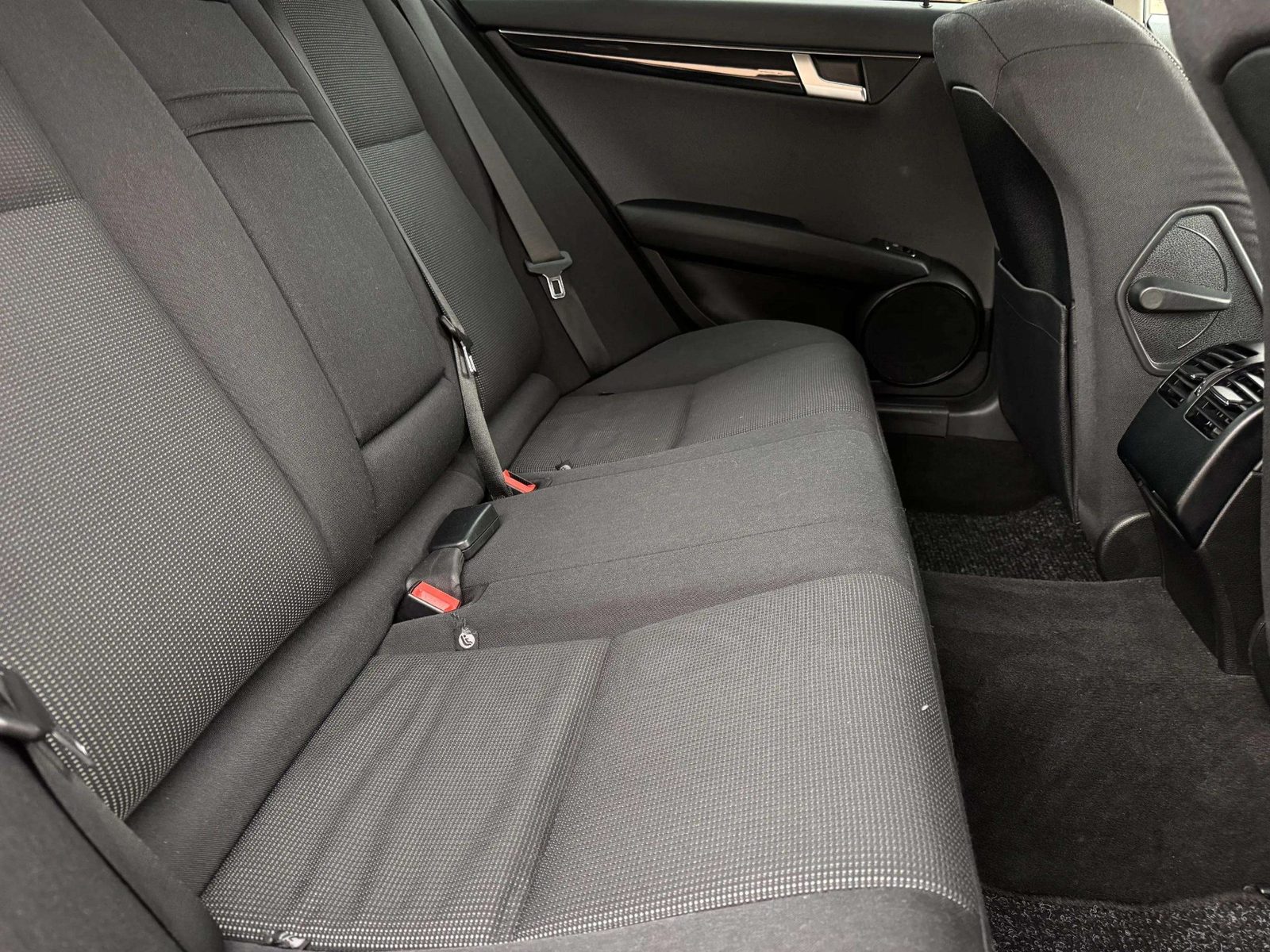 2011 Mercedes-Benz C-klasa — fotografija 18
