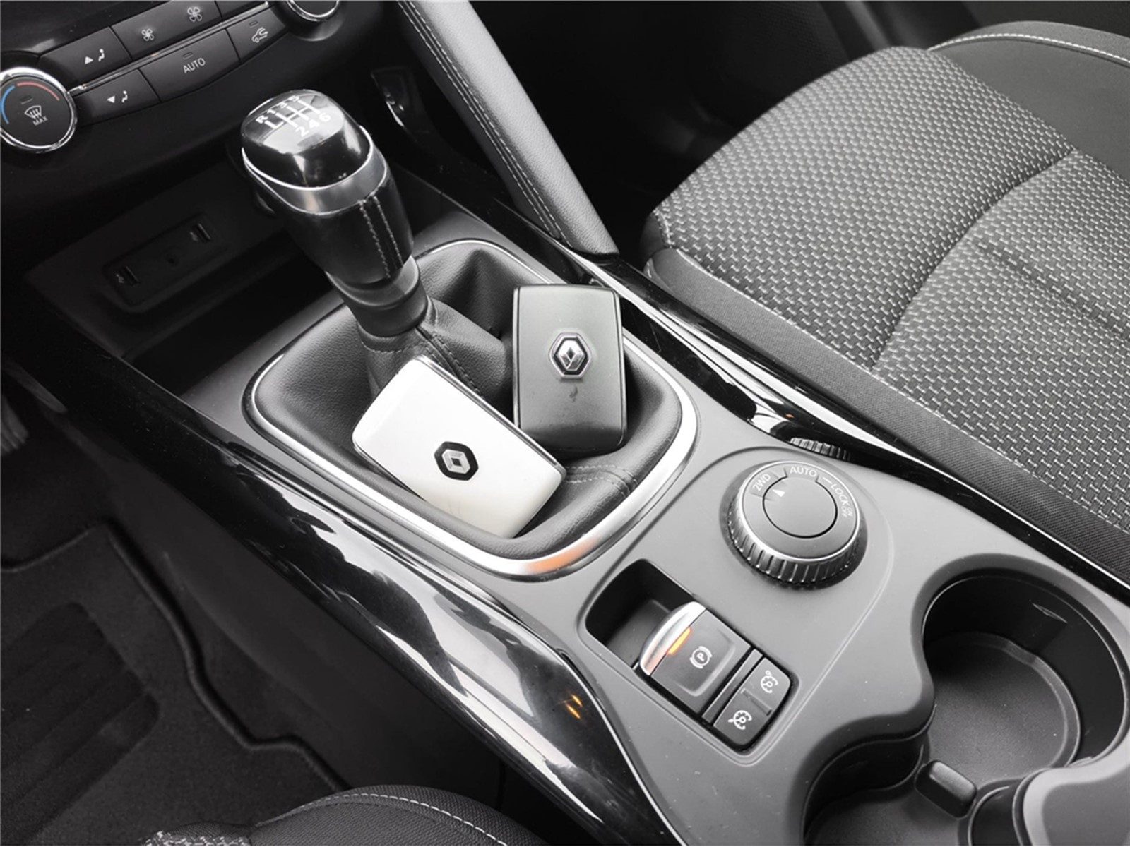 2016 Renault Kadjar — fotografija 12