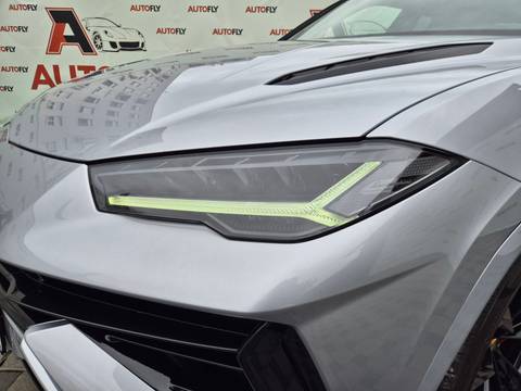 2023 Lamborghini Urus — sličica 25