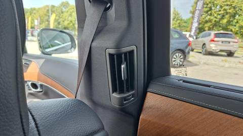 2022 Volvo XC90 — sličica 12