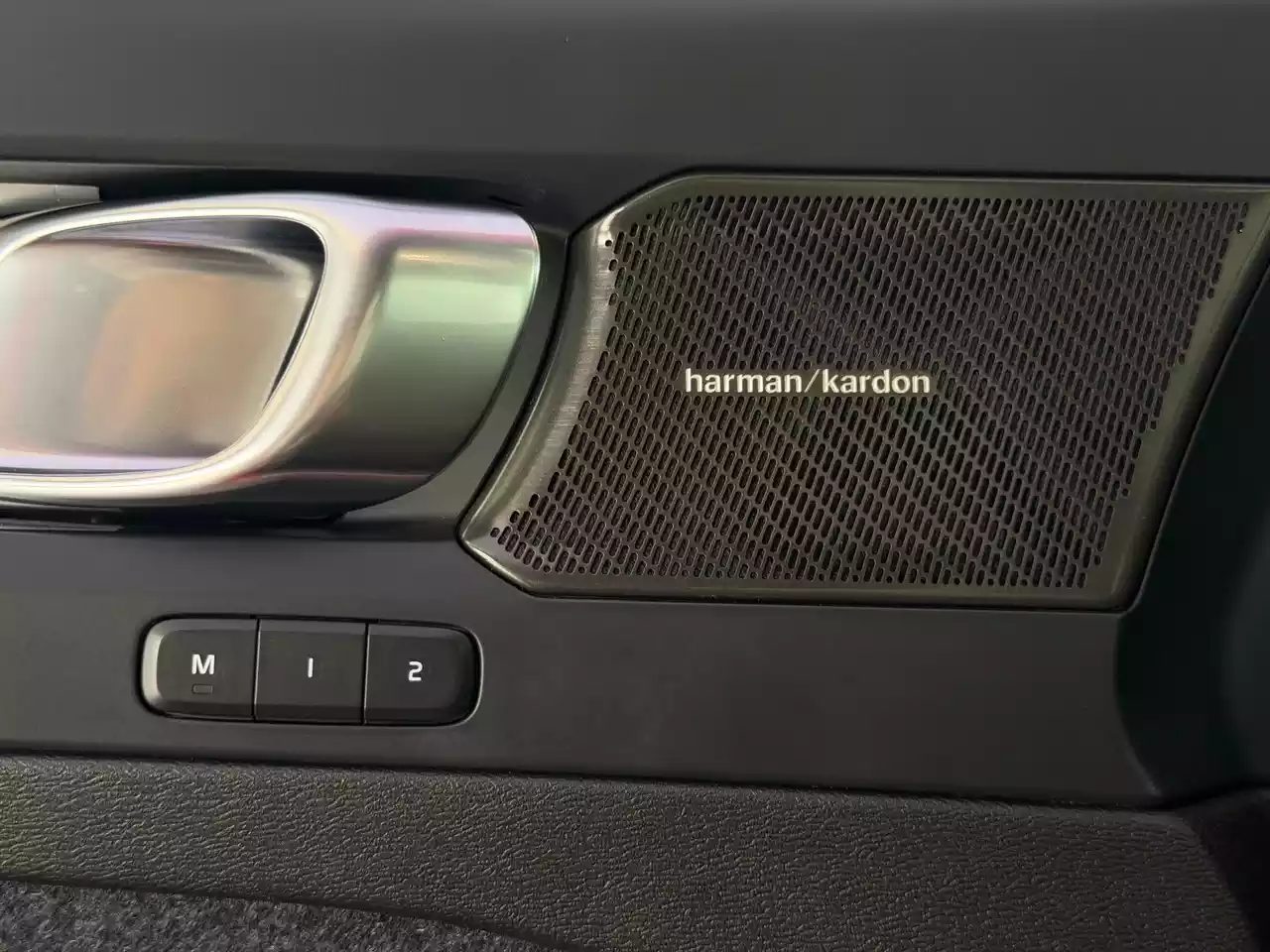 2023 Volvo XC40 — fotografija 18