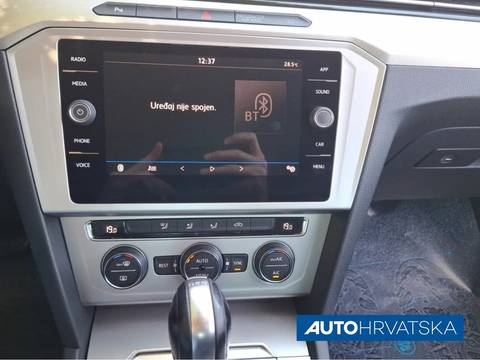 2019 Volkswagen Passat — sličica 23