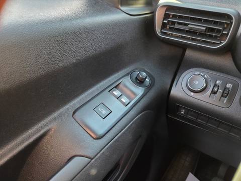 2020 Opel Combo — sličica 11