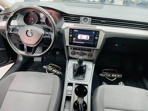 2018 Volkswagen Passat — sličica 5