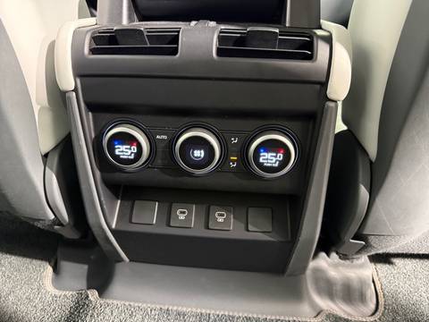 2025 Land Rover Defender — sličica 25