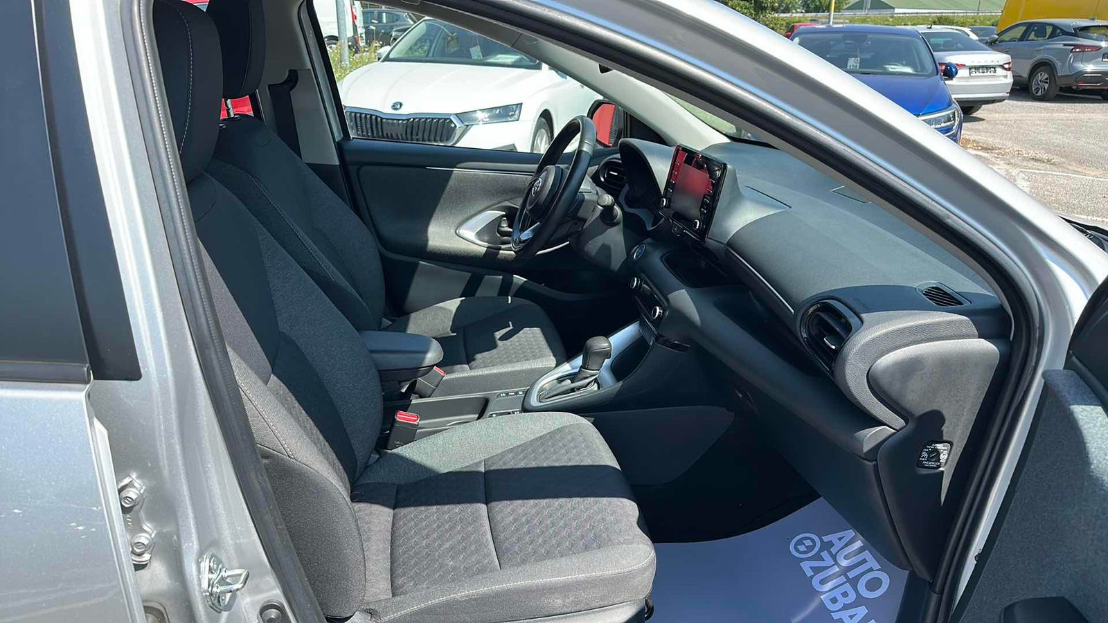 2021 Toyota Yaris — fotografija 9