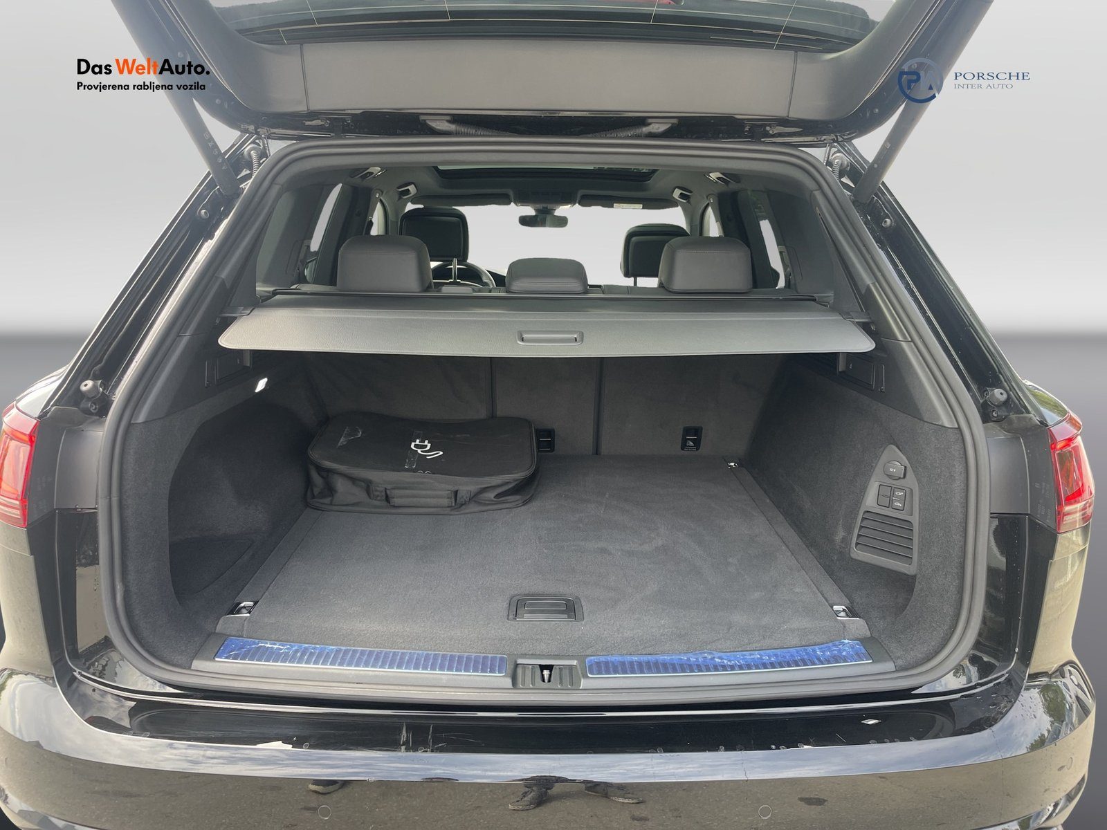 2026 Volkswagen Touareg — fotografija 21