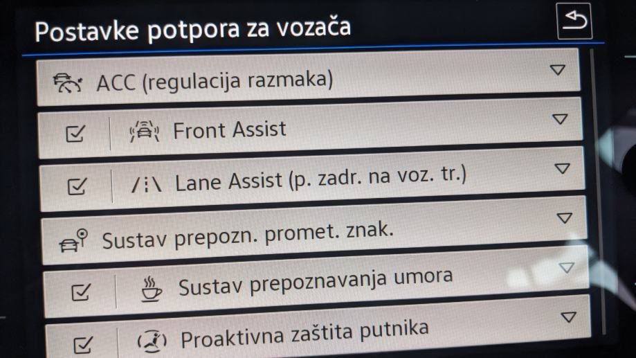 2022 Volkswagen Passat — fotografija 17
