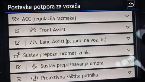 2022 Volkswagen Passat — sličica 17