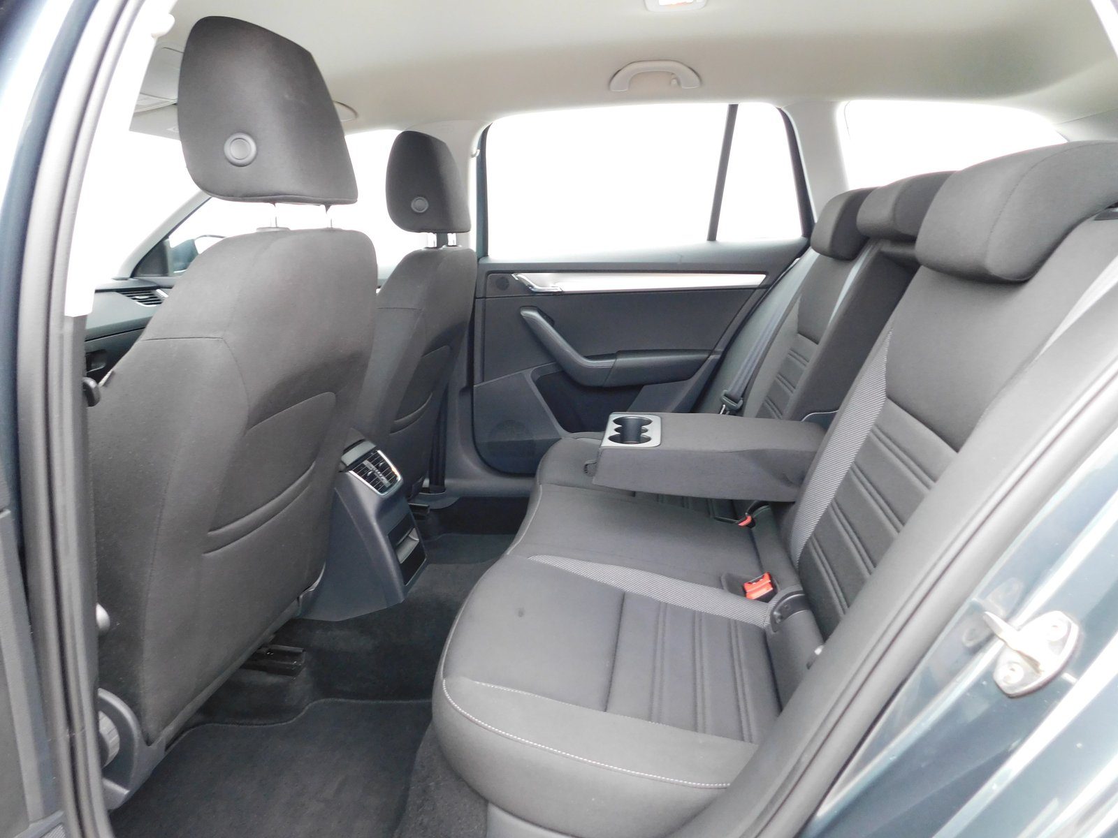 2019 Škoda Octavia Combi — fotografija 10