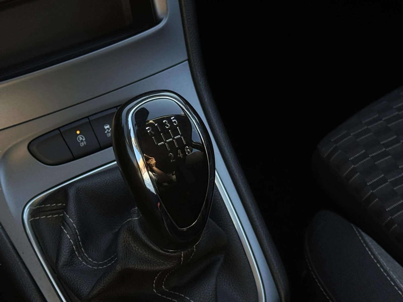 2020 Opel Astra — fotografija 16
