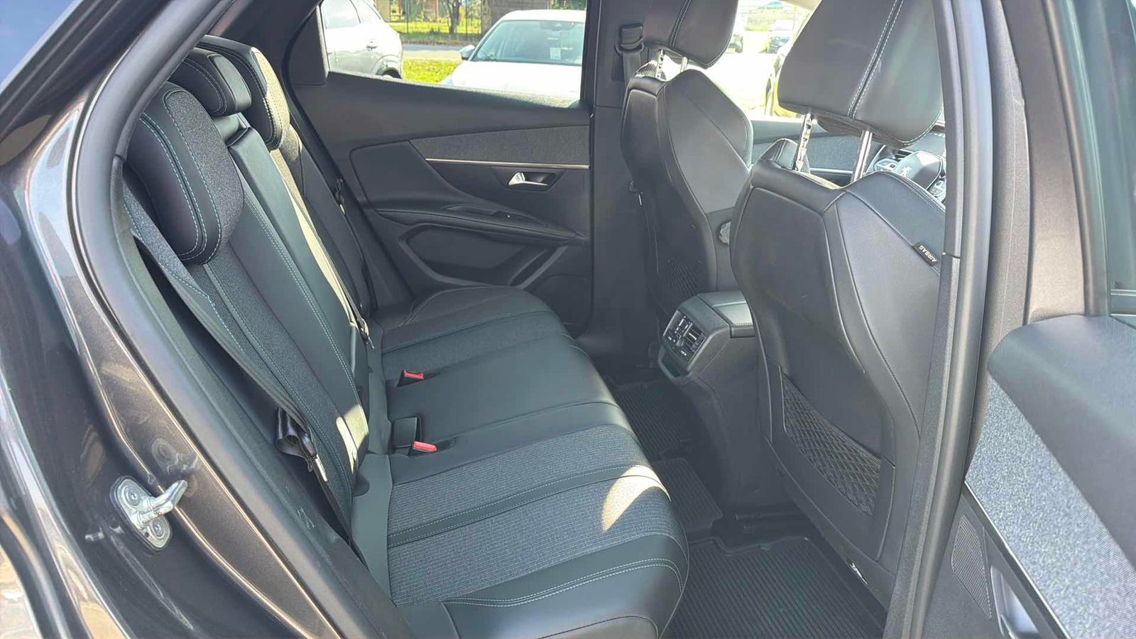 2022 Peugeot 3008 — fotografija 10