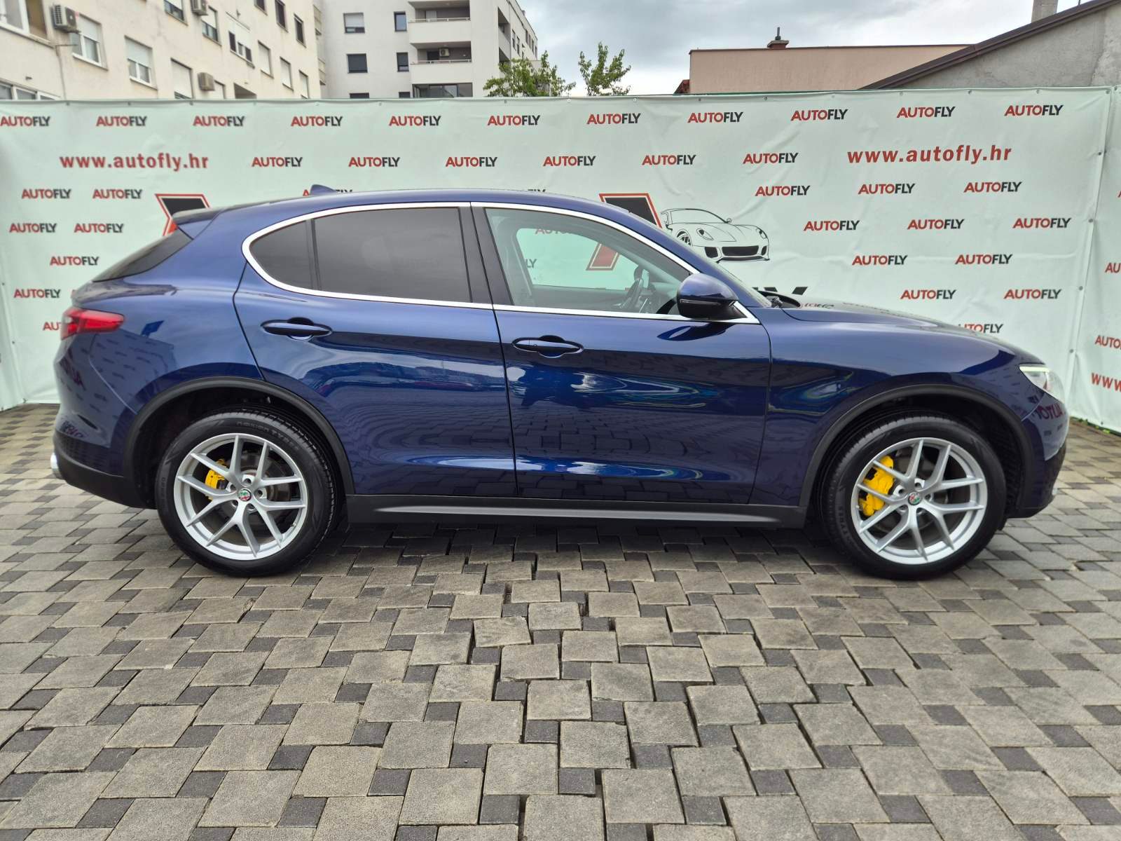 2017 Alfa Romeo Stelvio — fotografija 5