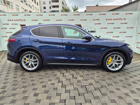 2017 Alfa Romeo Stelvio — sličica 5