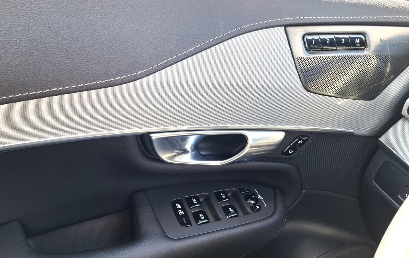 2023 Volvo XC90 — fotografija 17
