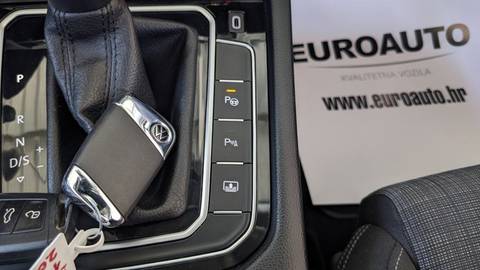 2021 Volkswagen Passat — sličica 21