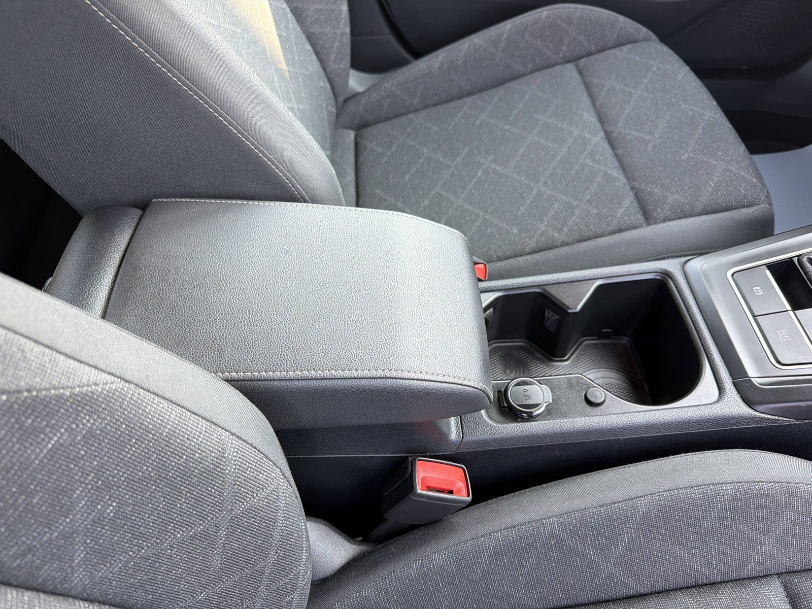 2024 Volkswagen Golf — fotografija 19