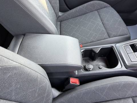 2024 Volkswagen Golf — sličica 19