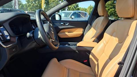 2023 Volvo XC60 — sličica 3