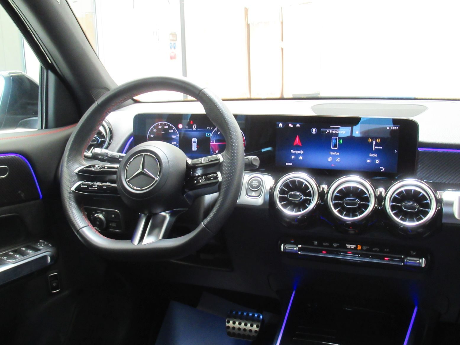 2025 Mercedes-Benz GLB — fotografija 14