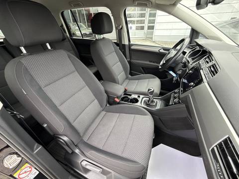 2022 Volkswagen Touran — sličica 25