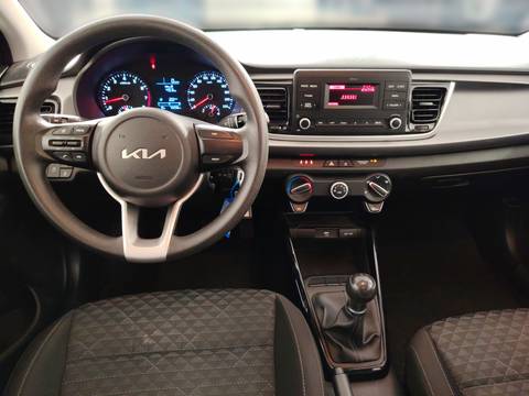2022 Kia Rio — sličica 19
