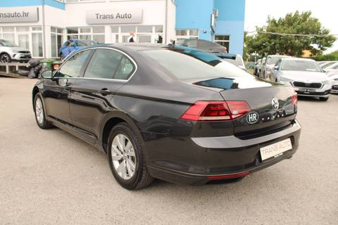 2021 Volkswagen Passat — sličica 7