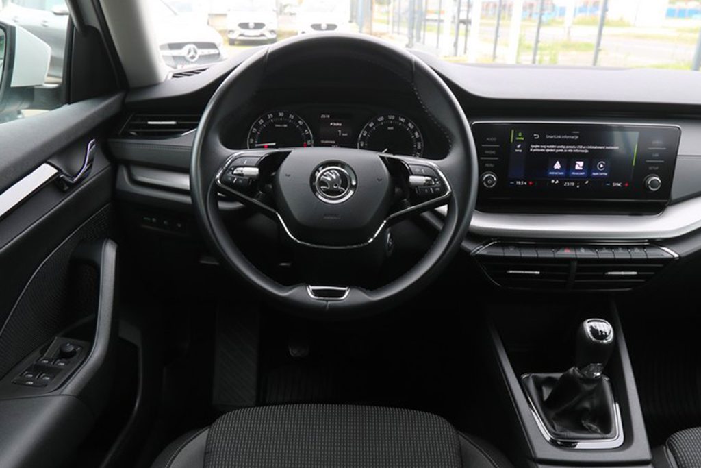 2022 Škoda Octavia — fotografija 10