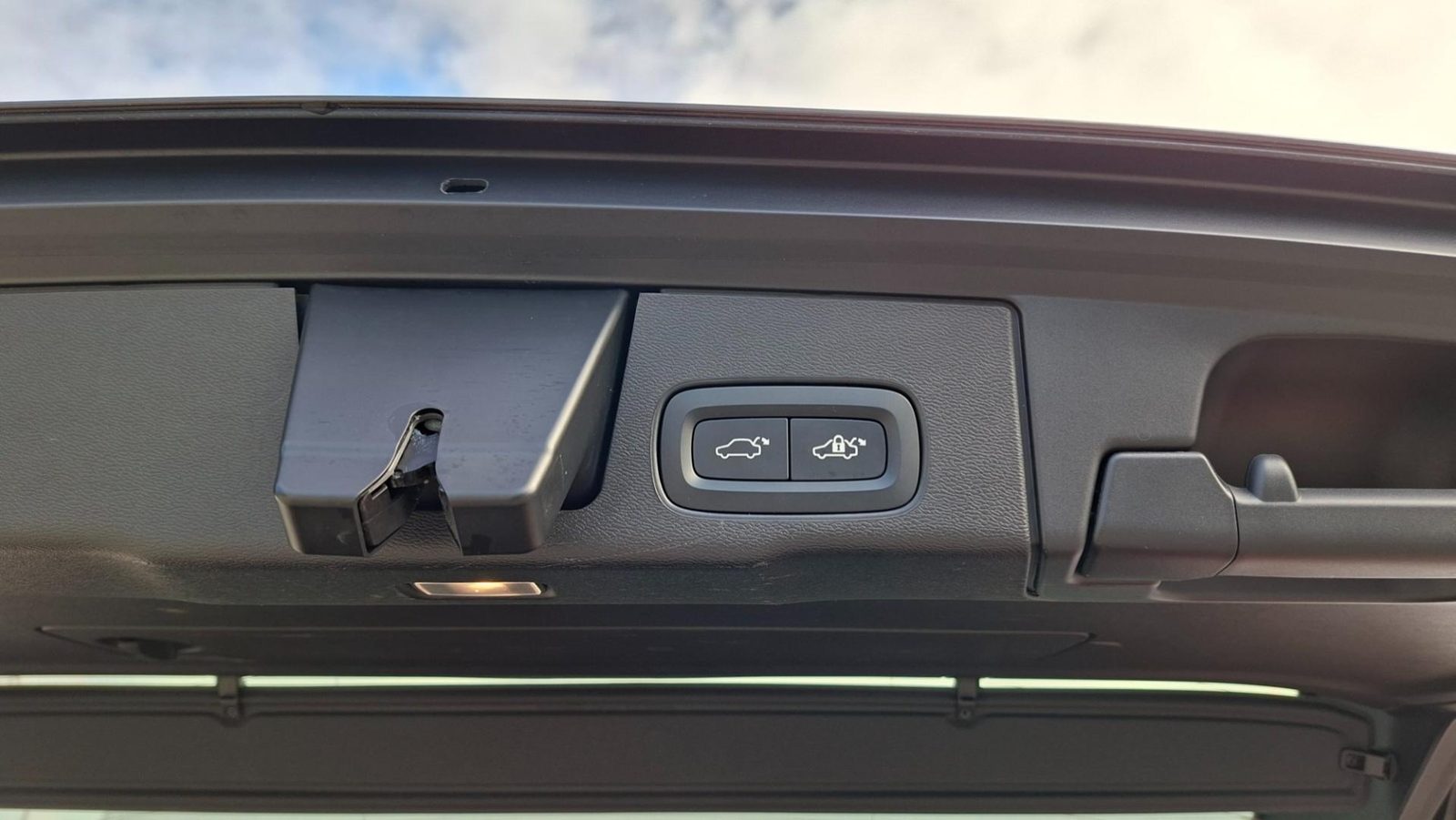 2023 Volvo XC60 — fotografija 21
