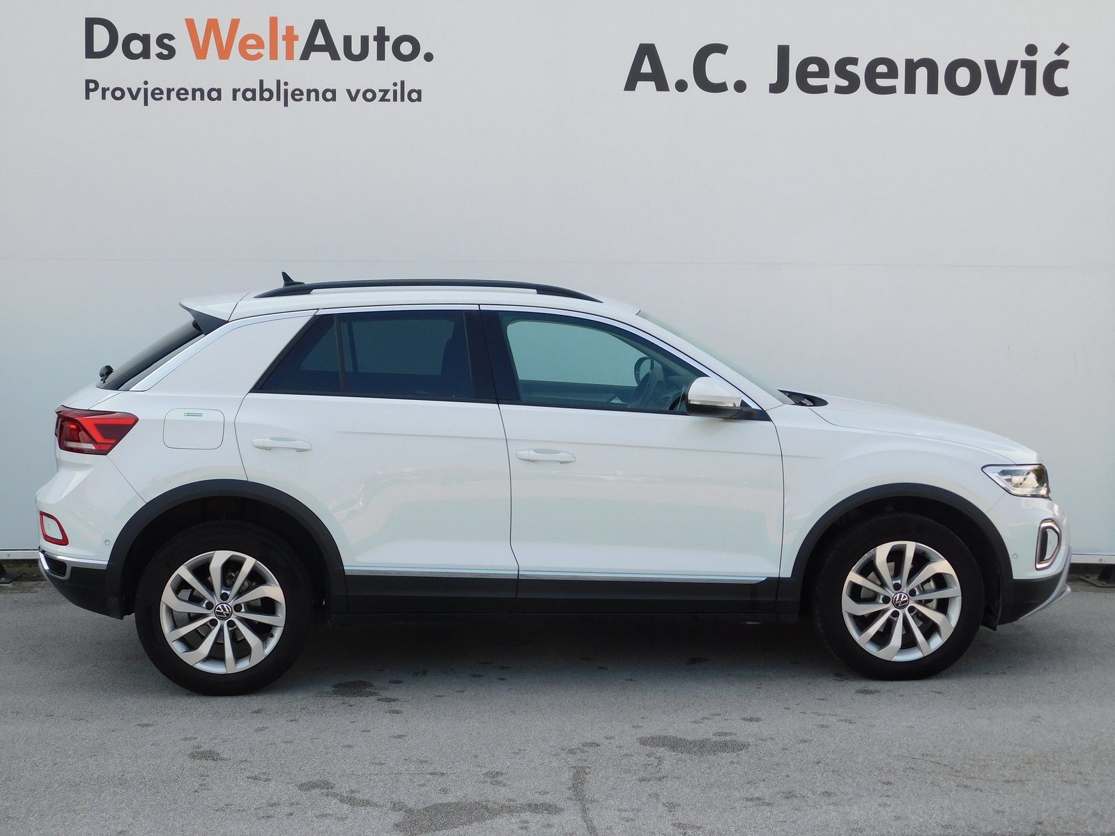 2023 Volkswagen T-Roc — fotografija 4