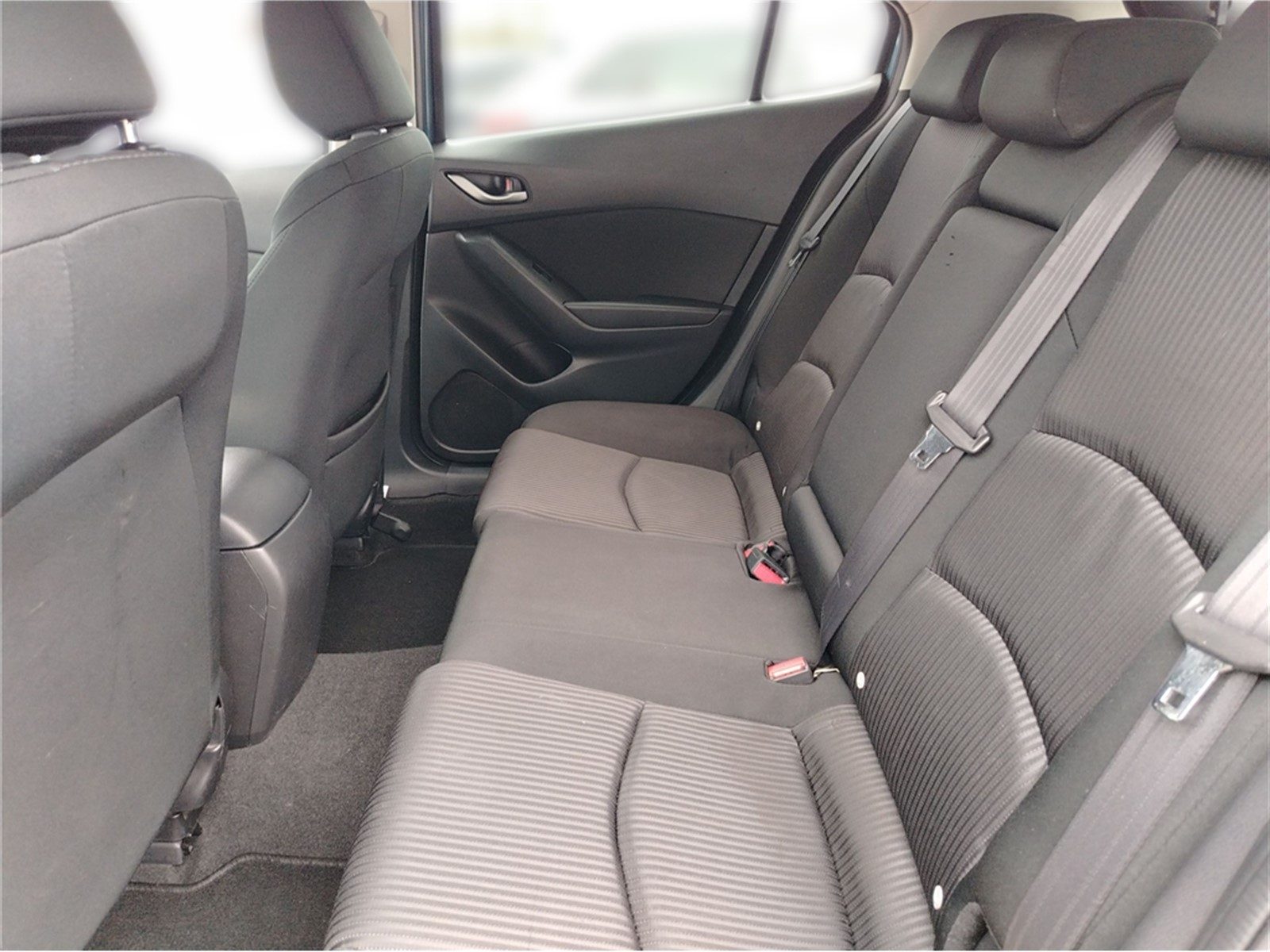 2015 Mazda MAZDA3 — fotografija 11