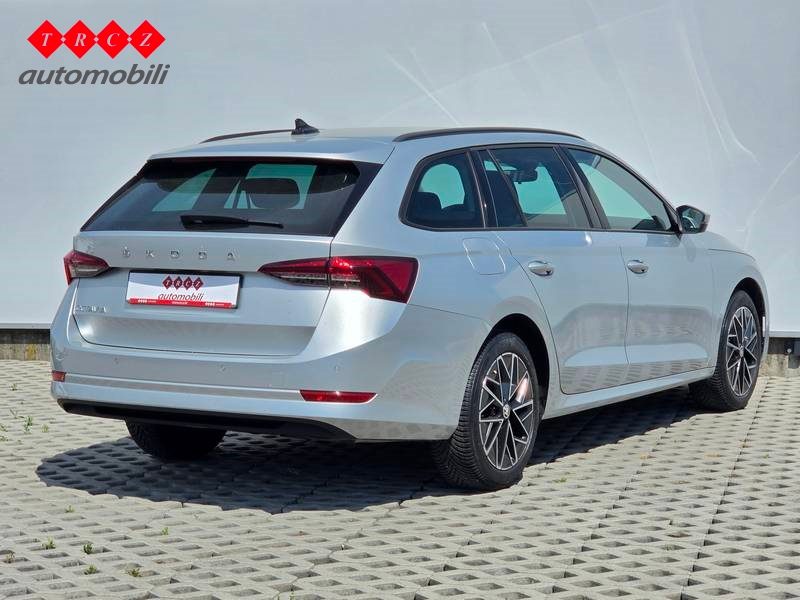 2022 Škoda Octavia — fotografija 4
