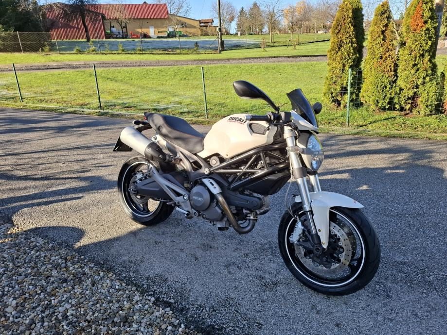 2009 Ducati Monster 696 — fotografija 8