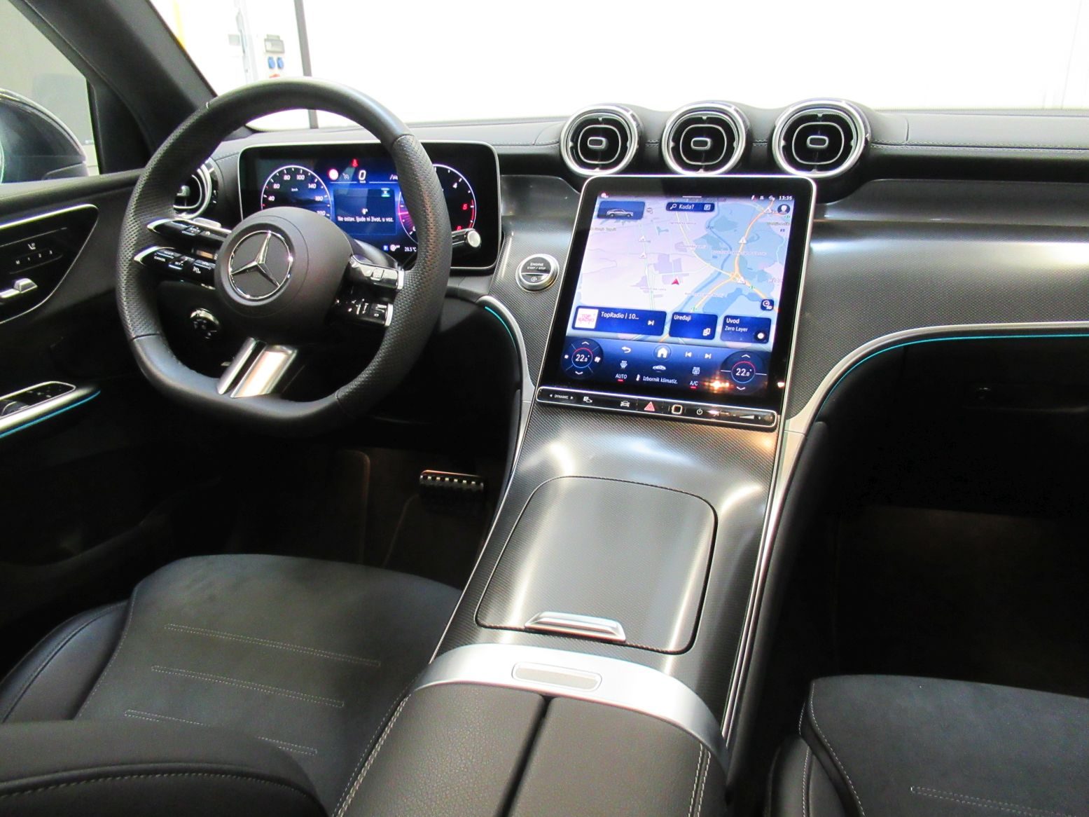 2025 Mercedes-Benz GLC — fotografija 14
