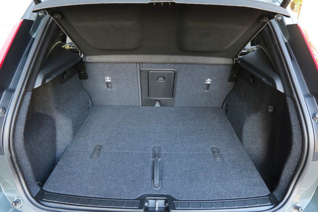 2026 Volvo XC40 — fotografija 12